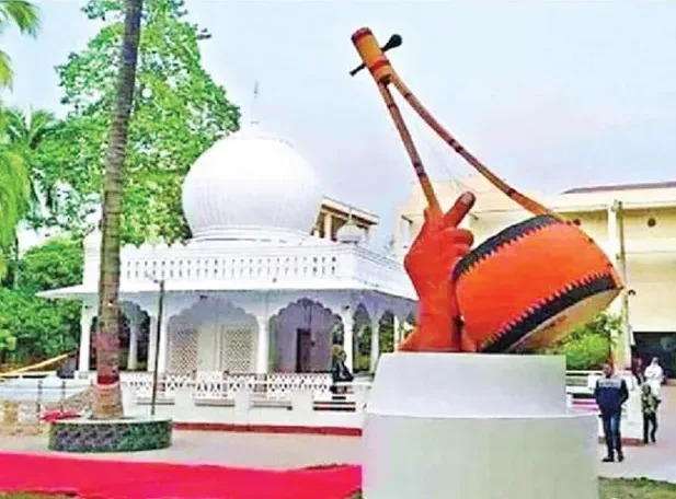 লালন আখড়ায় সাধুসঙ্গ, নাকি বাণিজ্যিক মেলা- কোনটি মুখ্য?