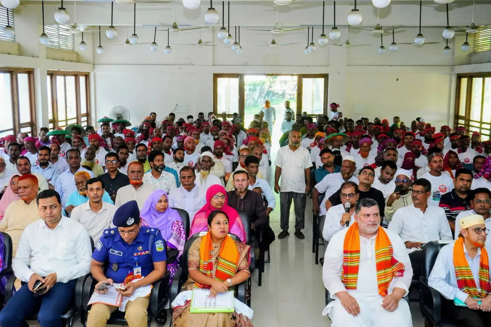 নকলায় ভিডিও কনফারেন্সে কৃষক কার্ড ও কৃষি উপকরণ সহায়তা বিতরণ