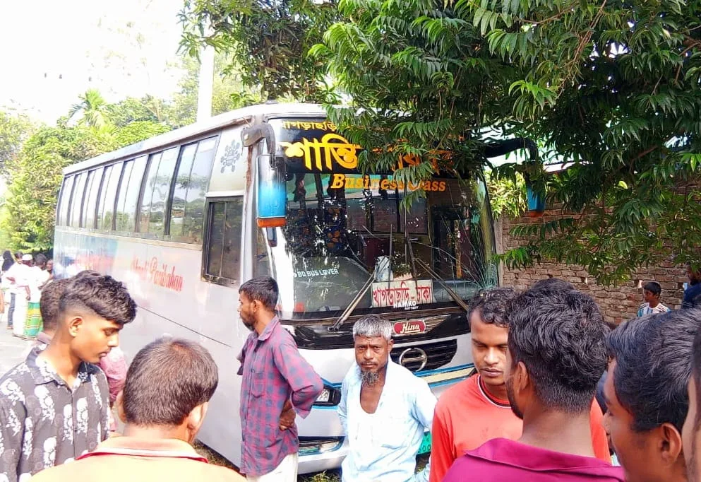 বকশীগঞ্জে শান্তি পরিবহনের বাসের চাপায় বউ-শাশুড়ি নিহত